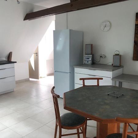 Residence Merlin Appart Des Druides Saint-Malon-sur-Mel Exterior foto