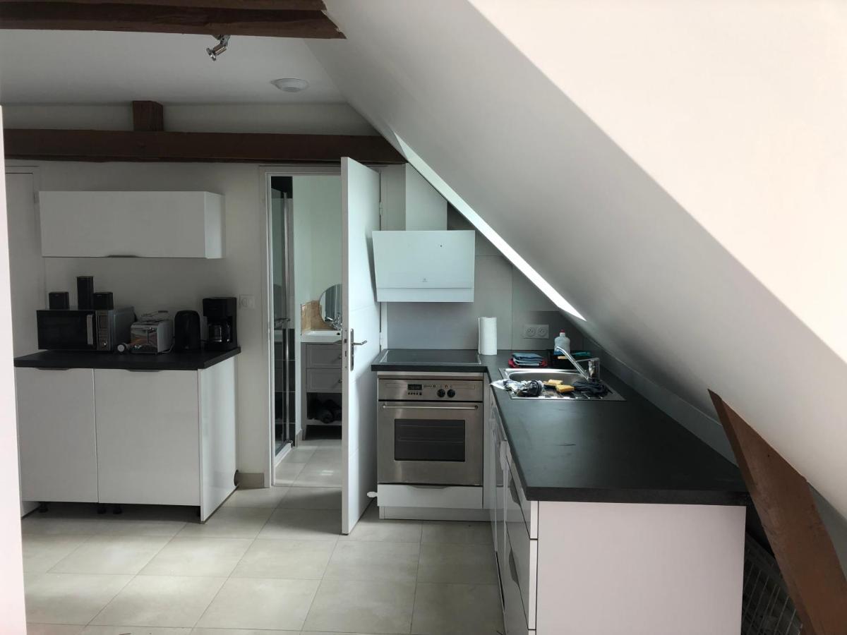 Residence Merlin Appart Des Druides Saint-Malon-sur-Mel Exterior foto