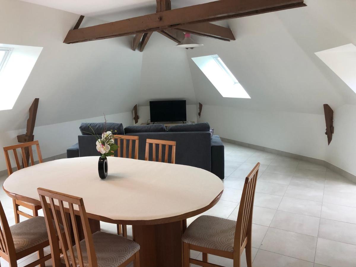 Residence Merlin Appart Des Druides Saint-Malon-sur-Mel Exterior foto