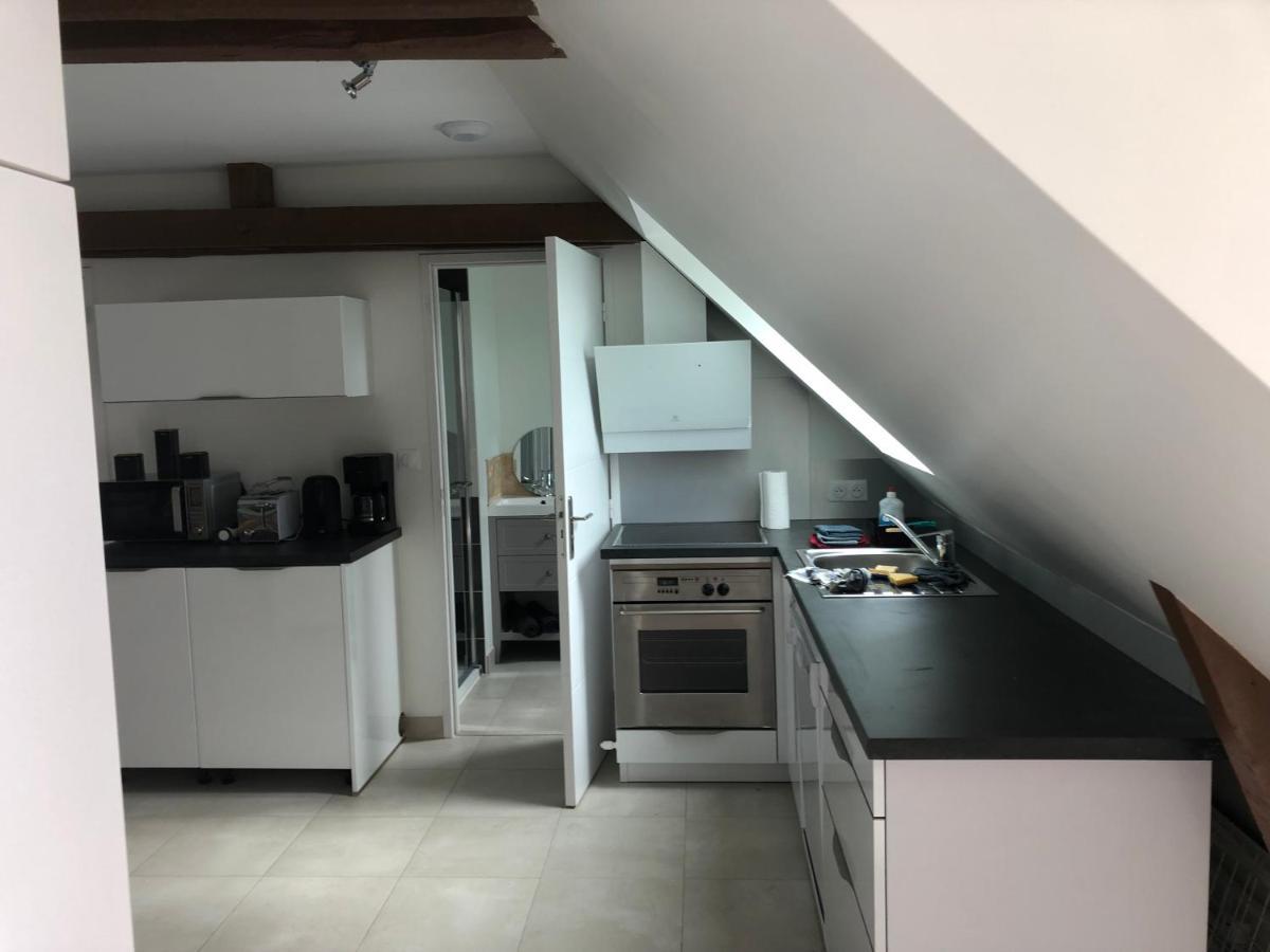 Residence Merlin Appart Des Druides Saint-Malon-sur-Mel Exterior foto