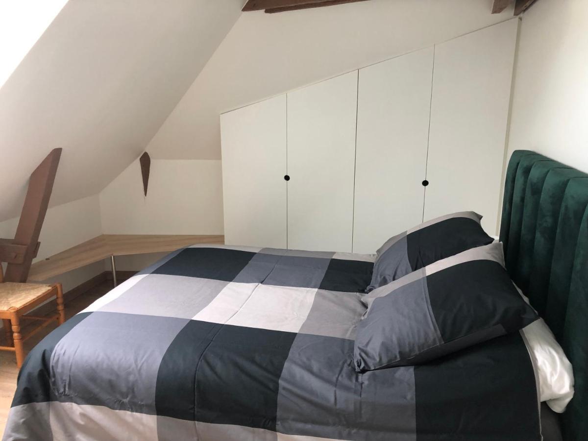Residence Merlin Appart Des Druides Saint-Malon-sur-Mel Exterior foto