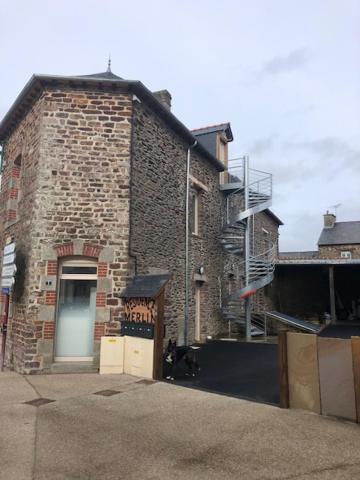 Residence Merlin Appart Des Druides Saint-Malon-sur-Mel Exterior foto